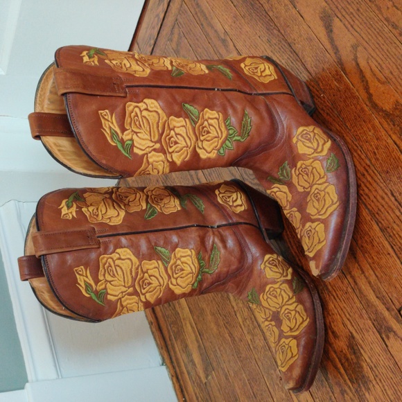 Corral Embroidered Yellow Rose Cowboy Boots - Picture 2 of 8